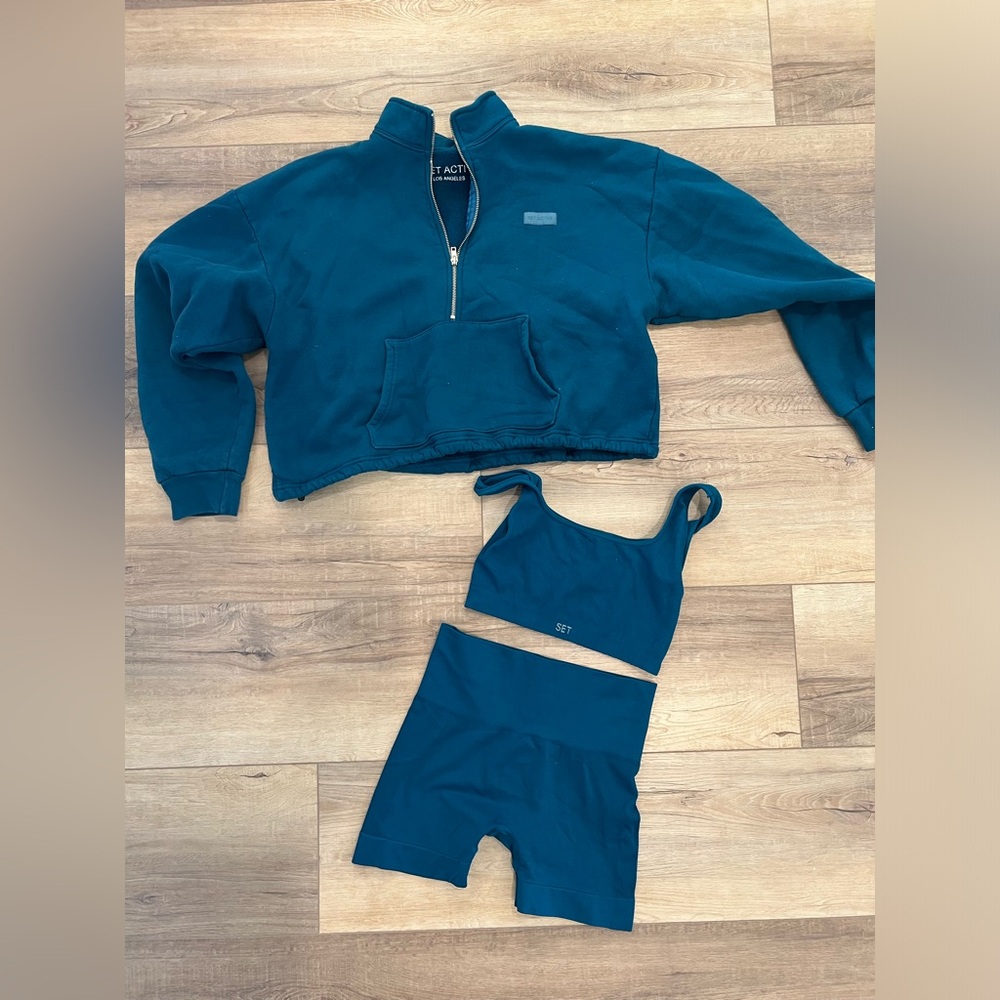 SET ACTIVE Sculptflex Box Cut Bra, Biker Shorts and Quarter Zip in color Cove